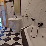 Апартаменты Rooftop Deluxe *