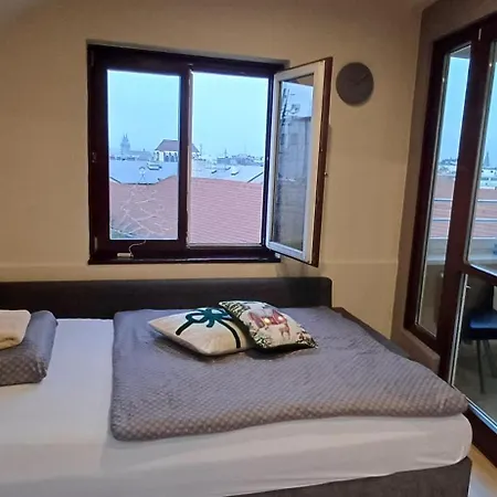 Rooftop Deluxe